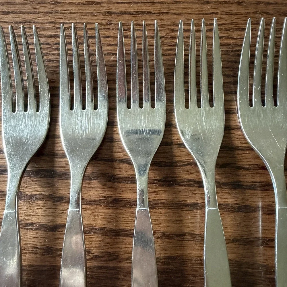 ONEIDA COMMUNITY Frostfire STAINLESS SATIN DINNER FORKS Set of 5